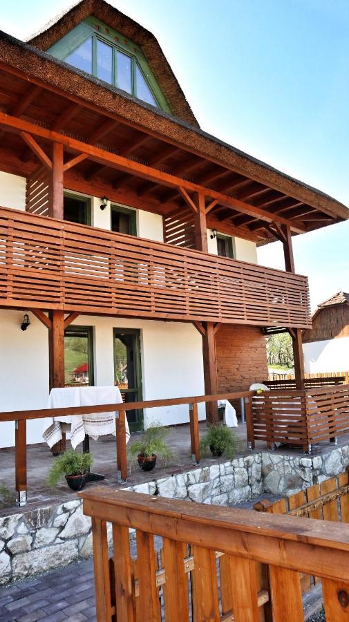 Pensiunea Nadas Panzio Sic Exterior photo